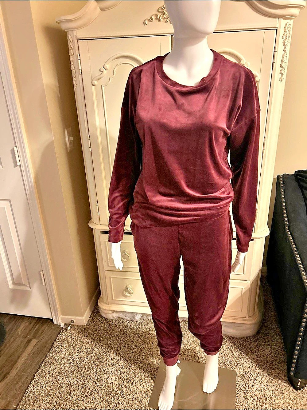 Velvet Lounge Pajama Set in Purple Like New